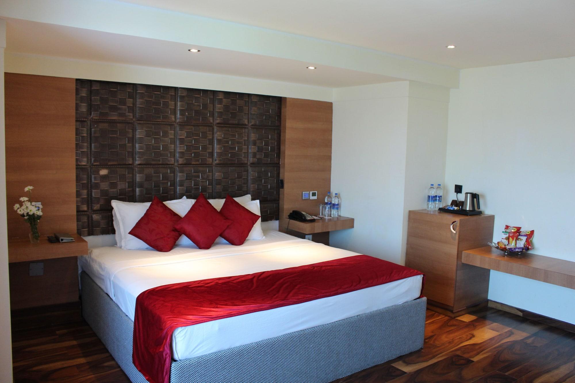 Ramada By Wyndham Alleppey Alappuzha Dış mekan fotoğraf