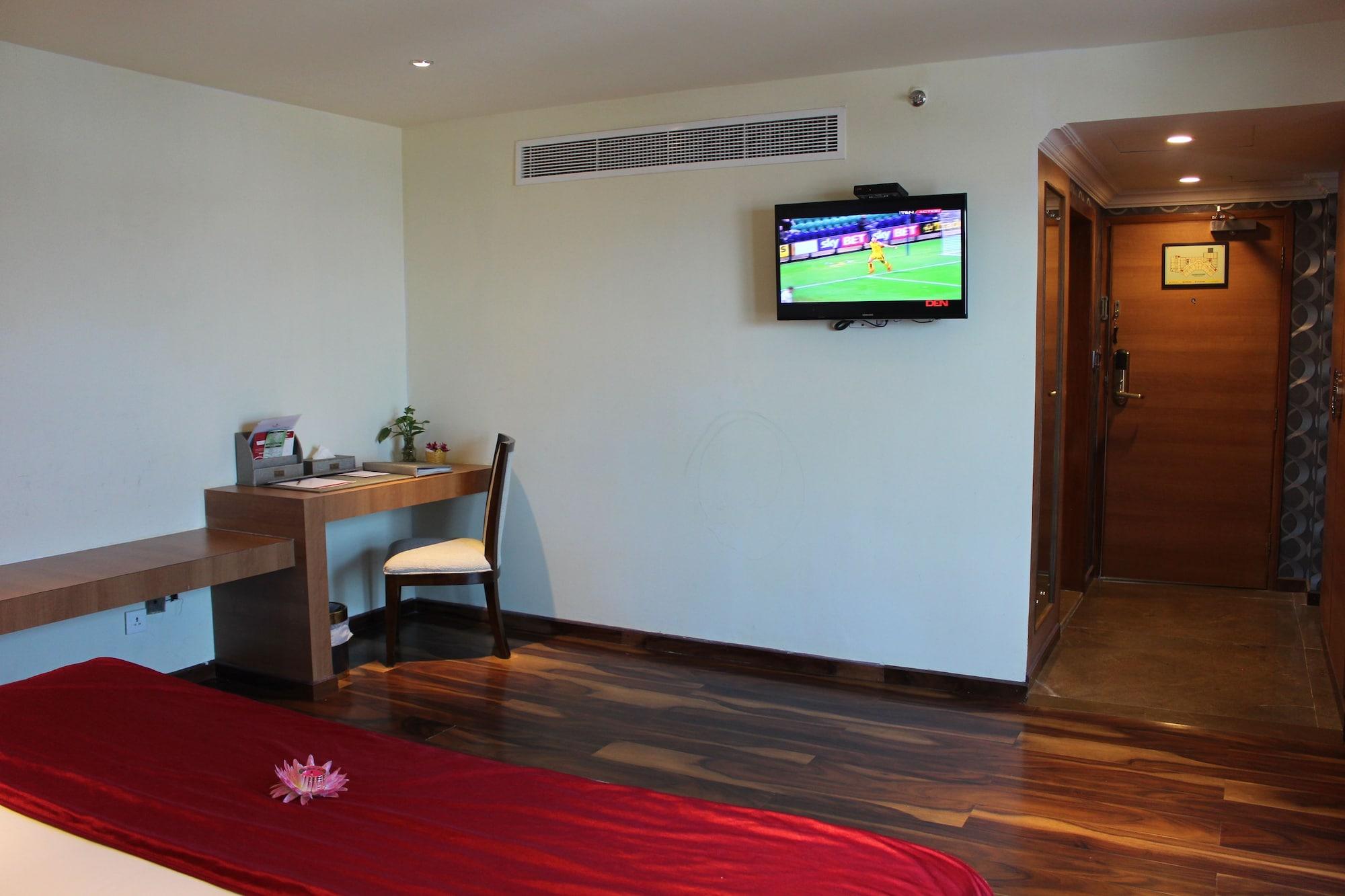 Ramada By Wyndham Alleppey Alappuzha Dış mekan fotoğraf