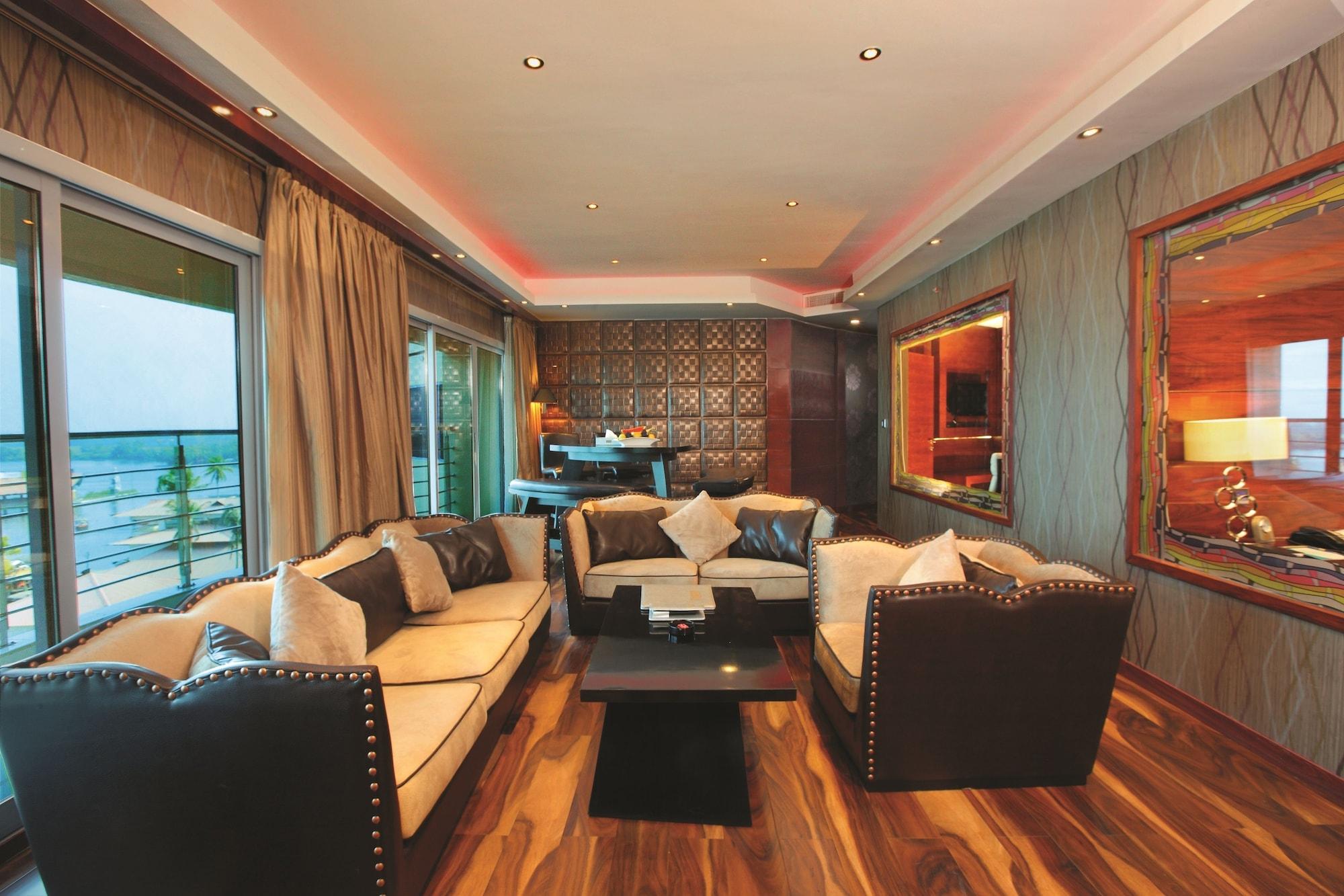 Ramada By Wyndham Alleppey Alappuzha Dış mekan fotoğraf