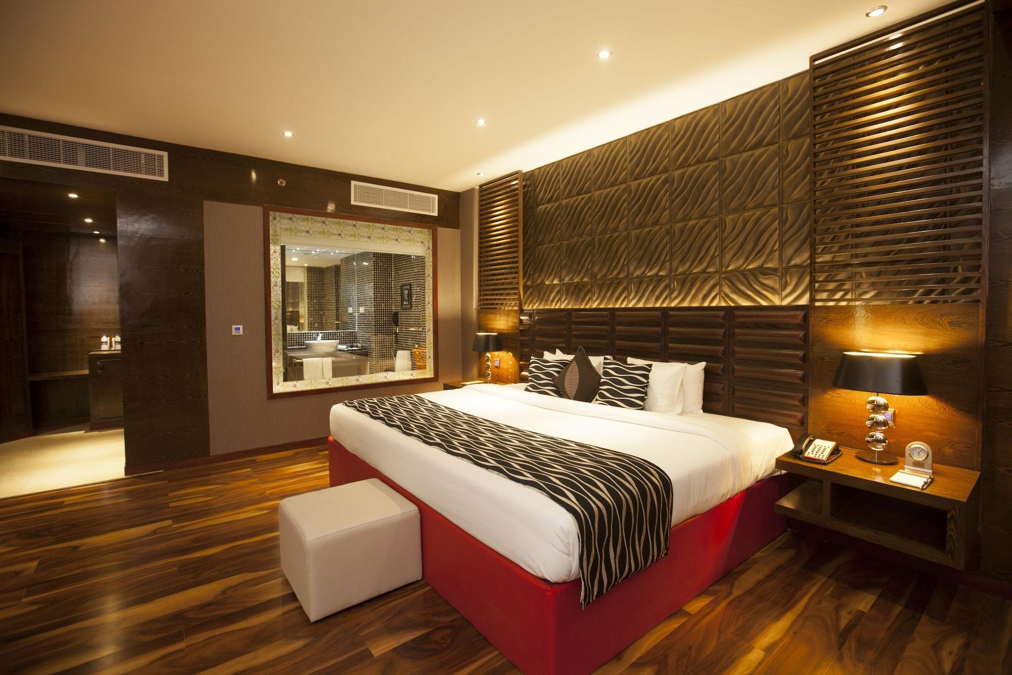 Ramada By Wyndham Alleppey Alappuzha Dış mekan fotoğraf