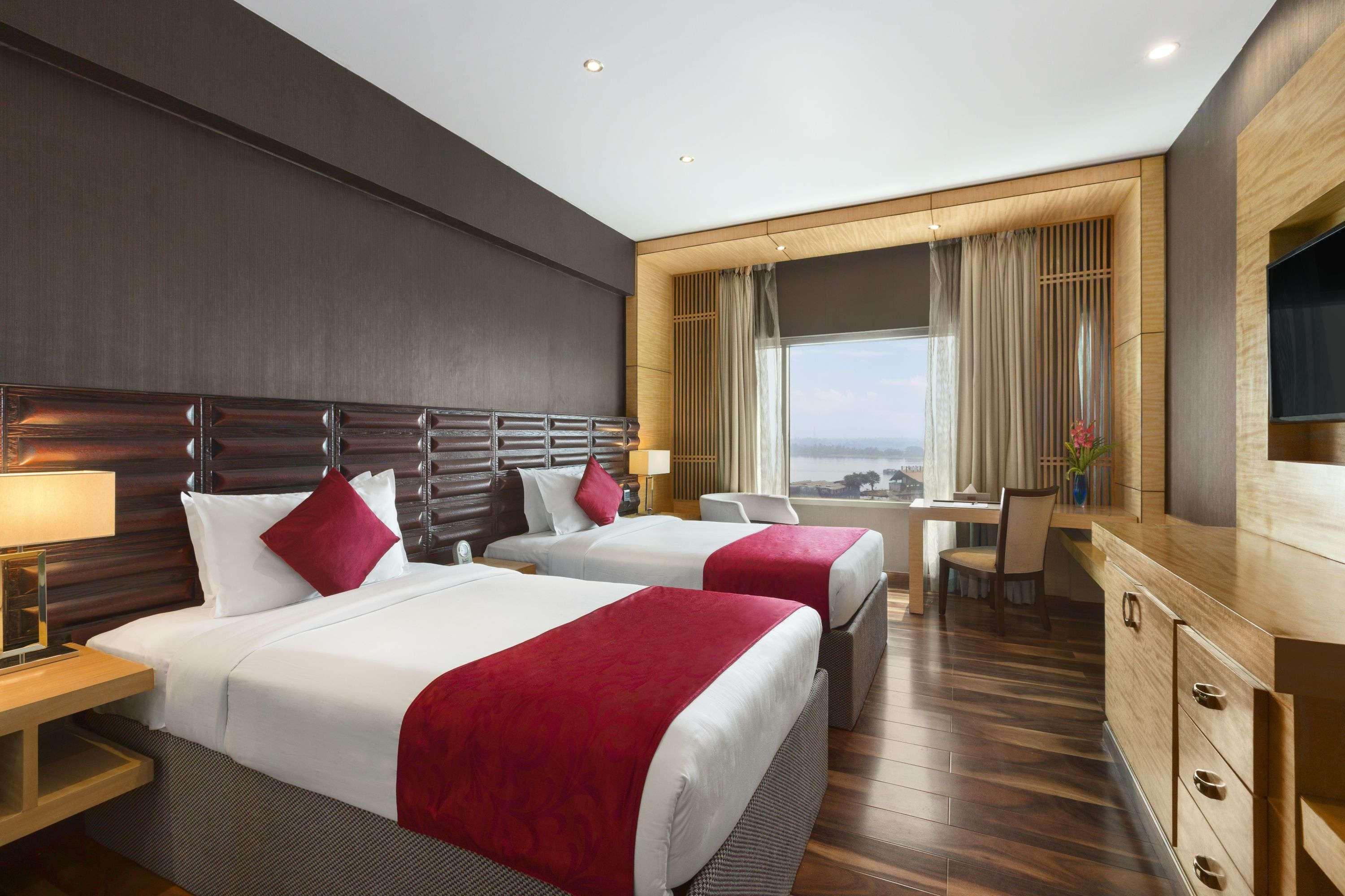 Ramada By Wyndham Alleppey Alappuzha Dış mekan fotoğraf