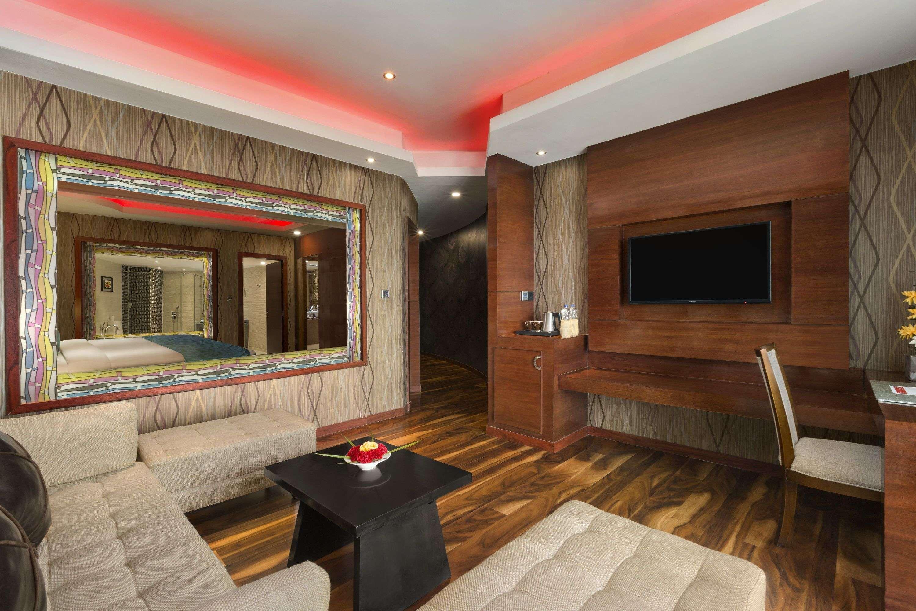 Ramada By Wyndham Alleppey Alappuzha Dış mekan fotoğraf
