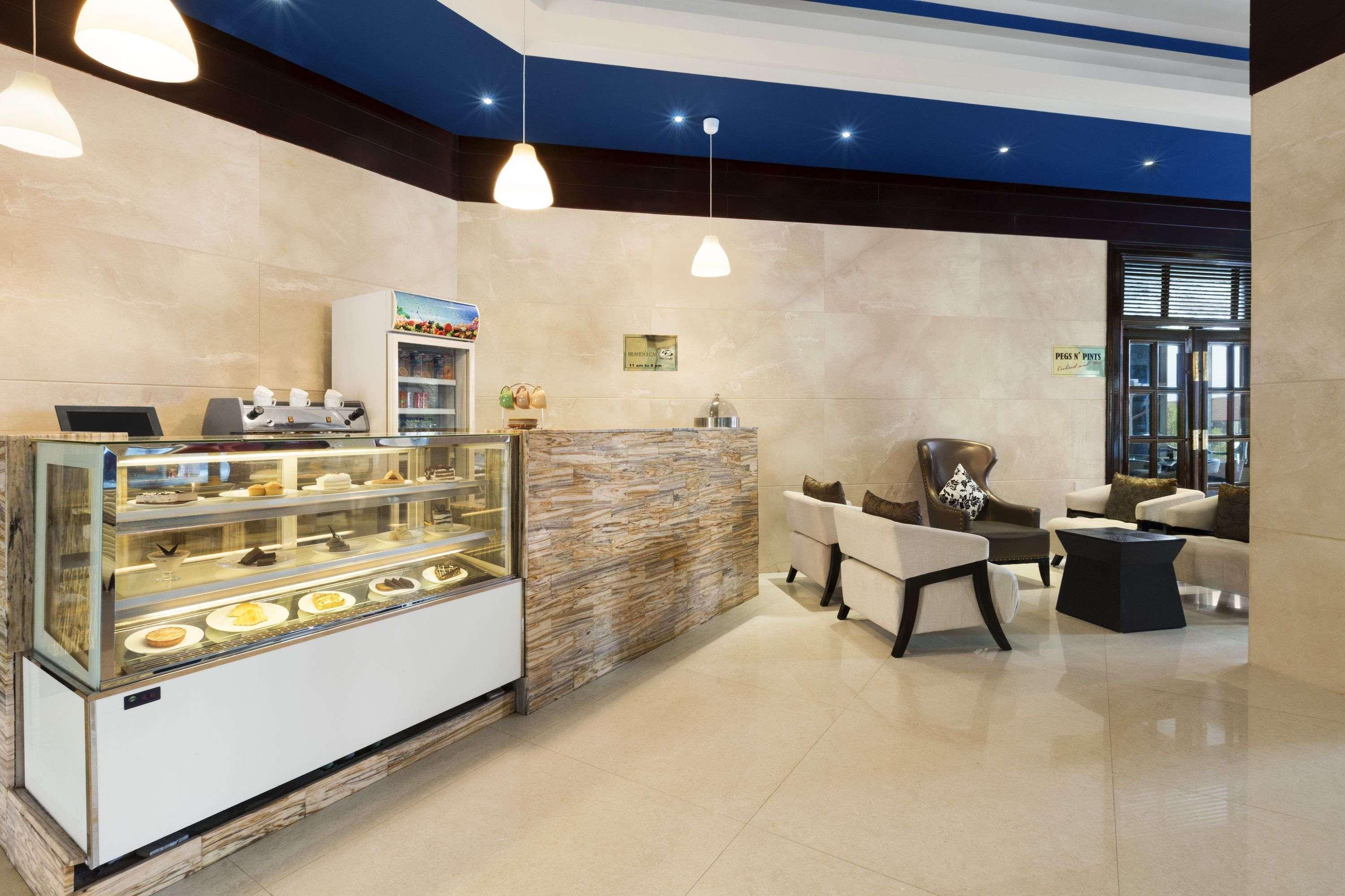 Ramada By Wyndham Alleppey Alappuzha Dış mekan fotoğraf
