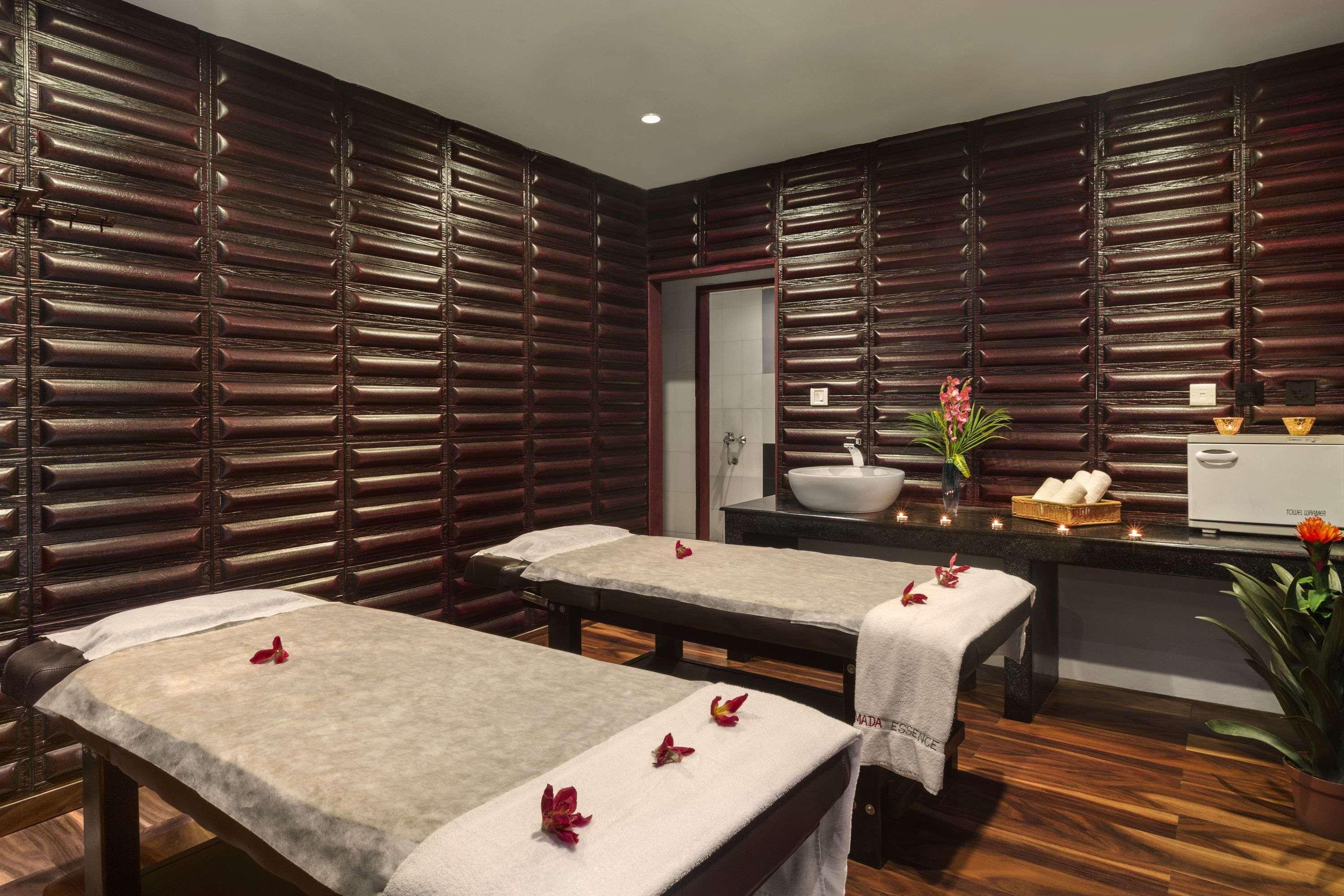 Ramada By Wyndham Alleppey Alappuzha Dış mekan fotoğraf