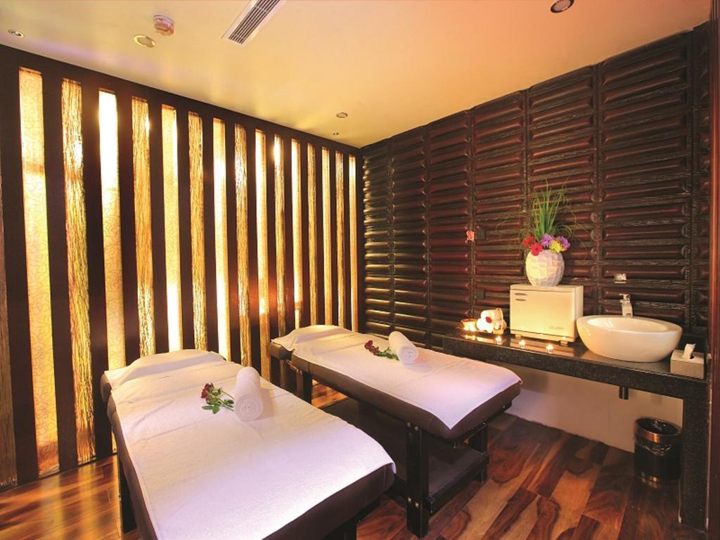 Ramada By Wyndham Alleppey Alappuzha Dış mekan fotoğraf